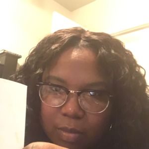 Meet your Posher, Demetreia